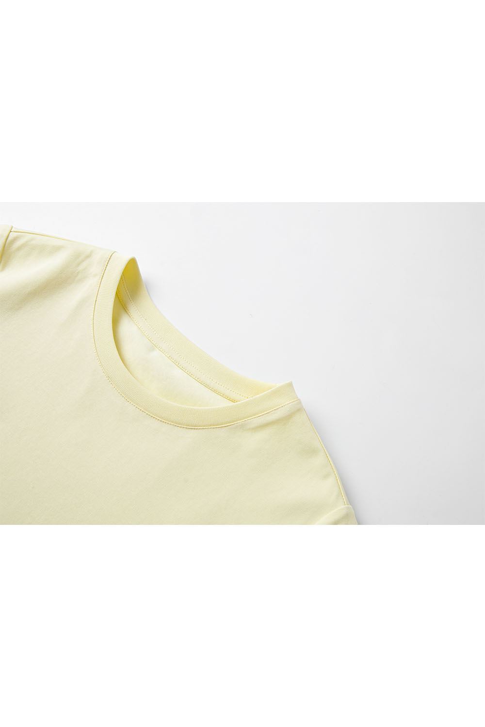 Kitten Sequin Embroidered Straight T-Shirt