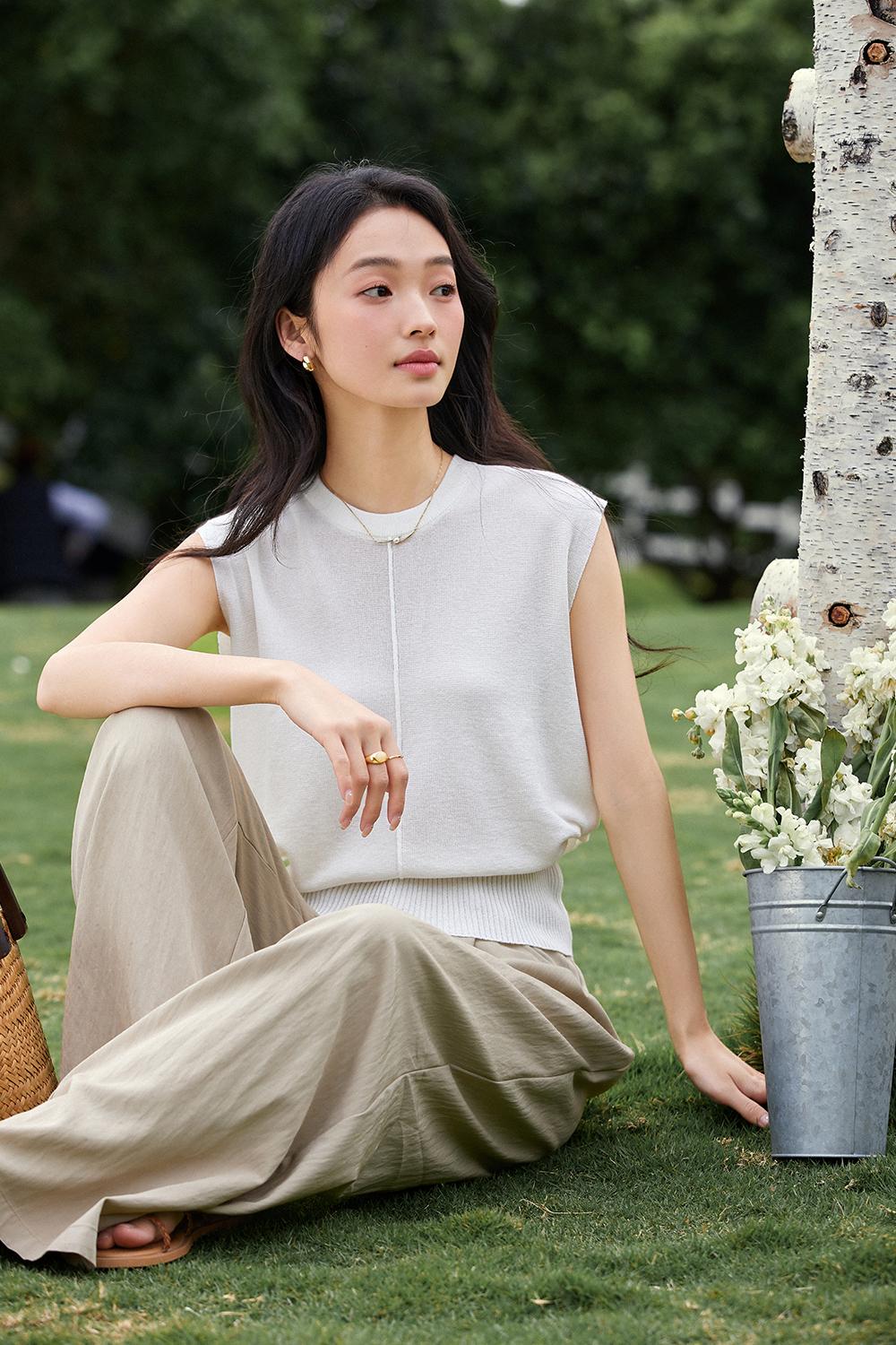 Round Neck High Elastic Sleeveless Sweater