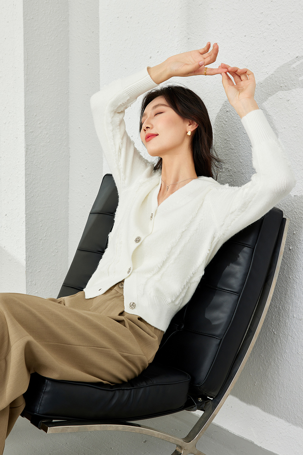 Casual V-Neck Knitted Cardigan-VIMLYSTORE