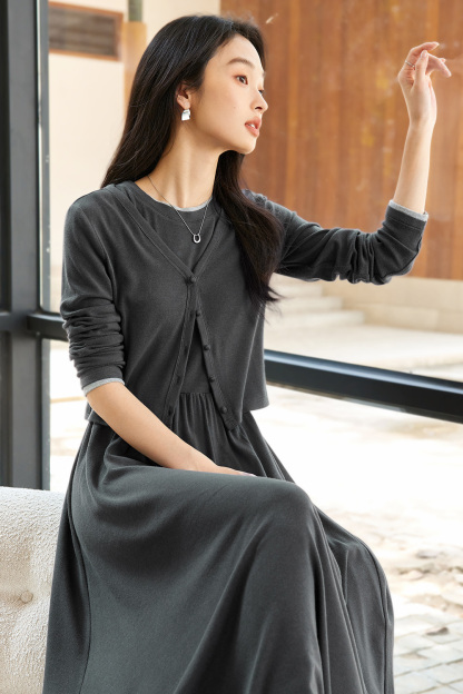 Cotton-Spun Solid Color Simple Suit