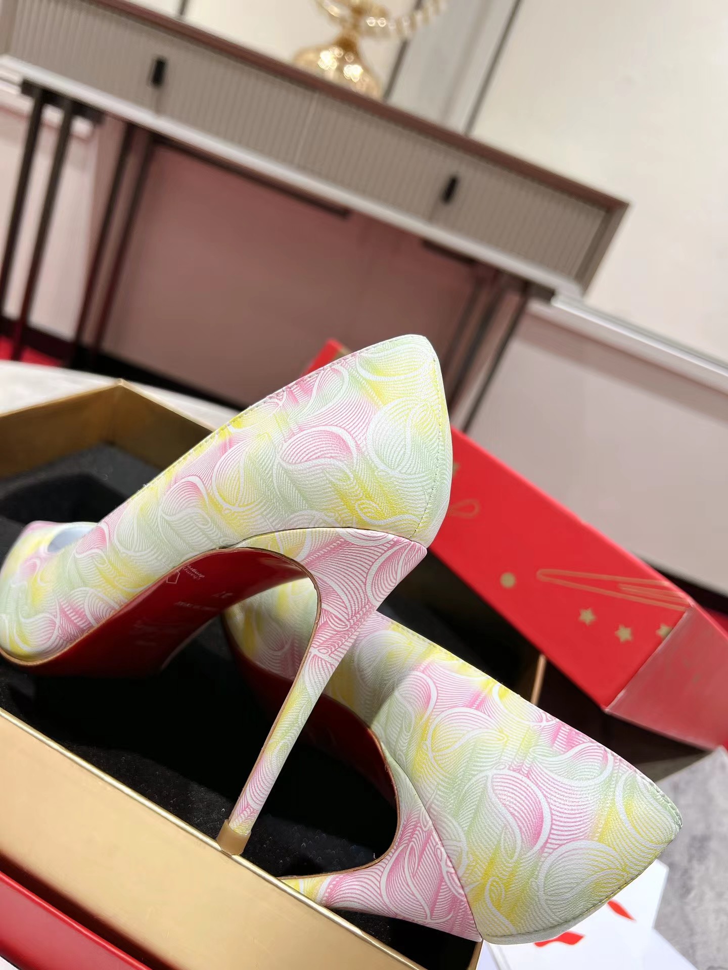 So Kate 120 mm Coated Fluorescent Colored Fabric