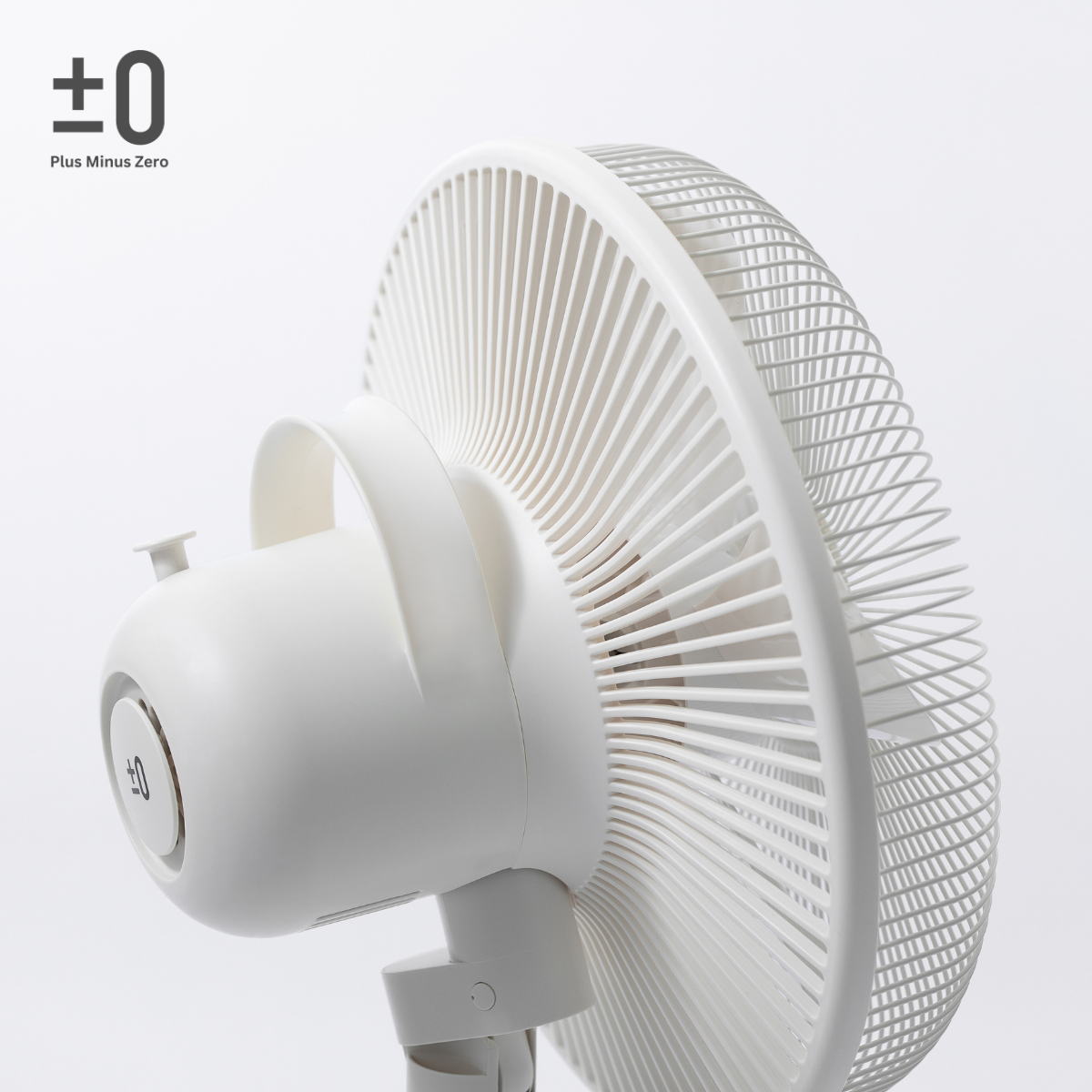 ±0 Stand Fan Z710