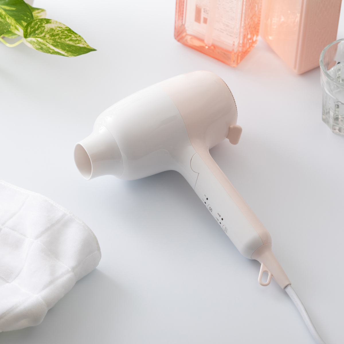 ±0 Hairdryer D020