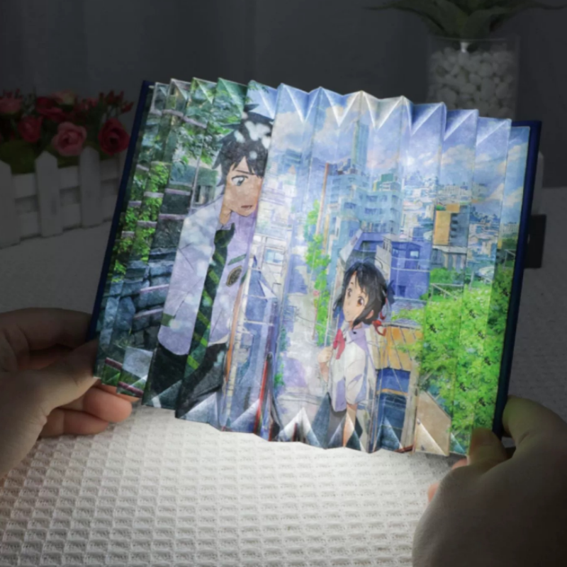 本の形をしたテーブルランプ《君の名は》