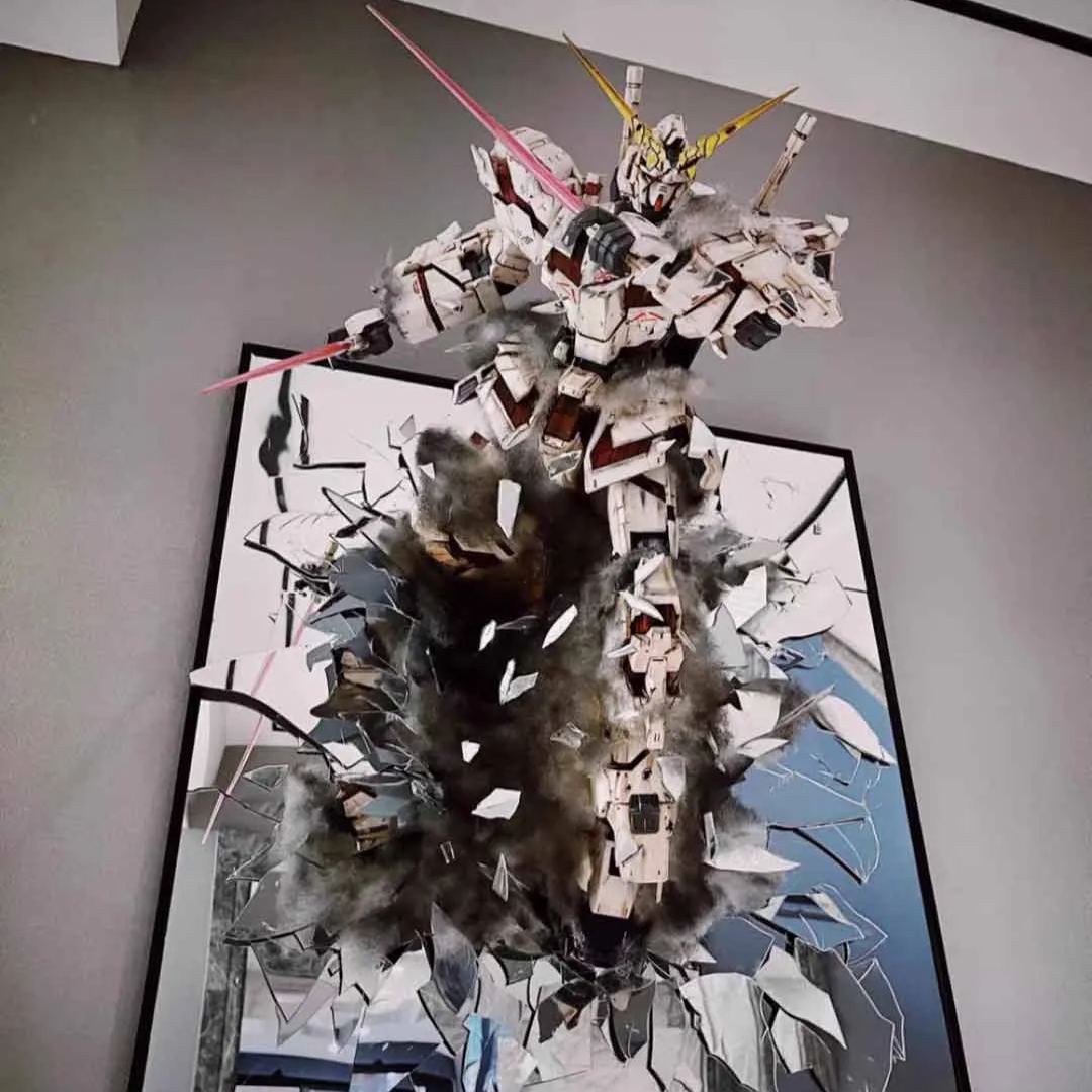 Broken Mirror Gundam Model Decoration 【ガンダム】