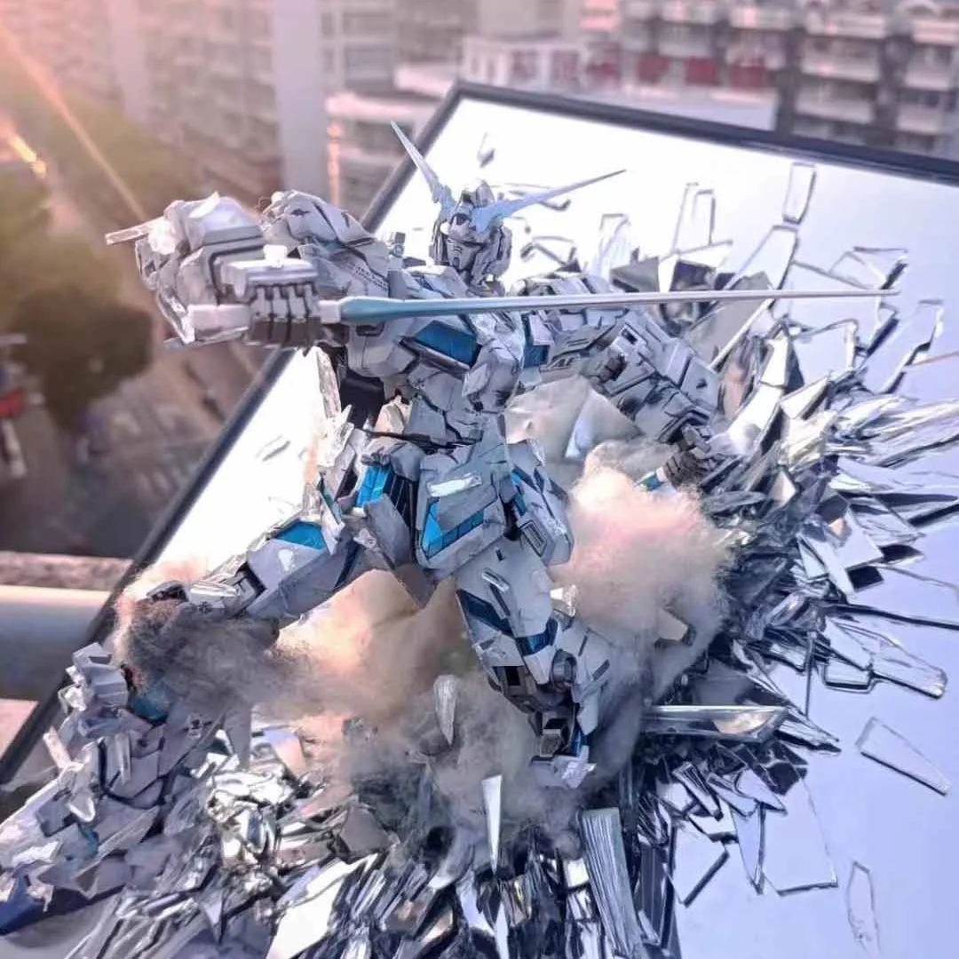 Broken Mirror Gundam Model Decoration 【ガンダム】
