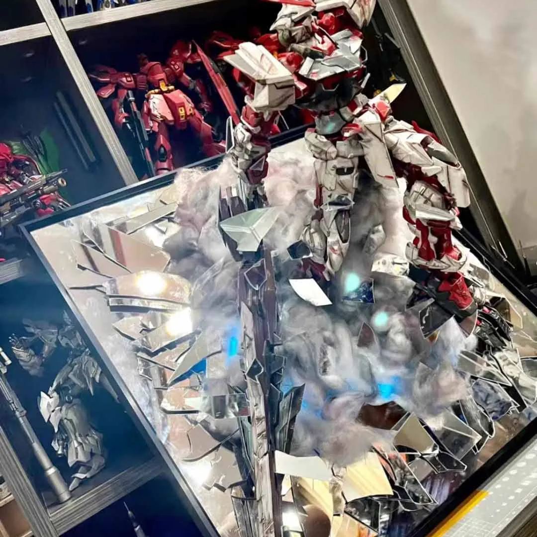 Broken Mirror Gundam Model Decoration 【ガンダム】