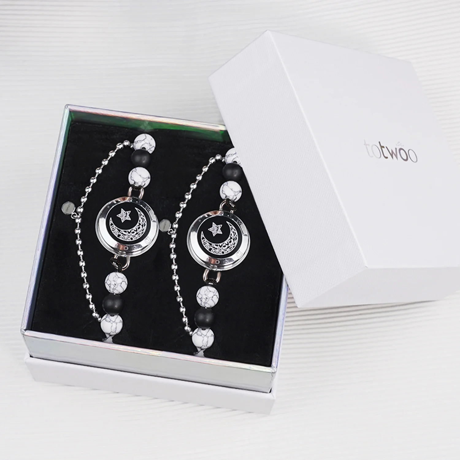 マッチするビーズが付いたムーン＆スタータッチブレスレット