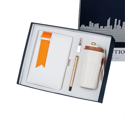 Gift Box 4 in 1 Notebook + Pen + USB drive + Flask