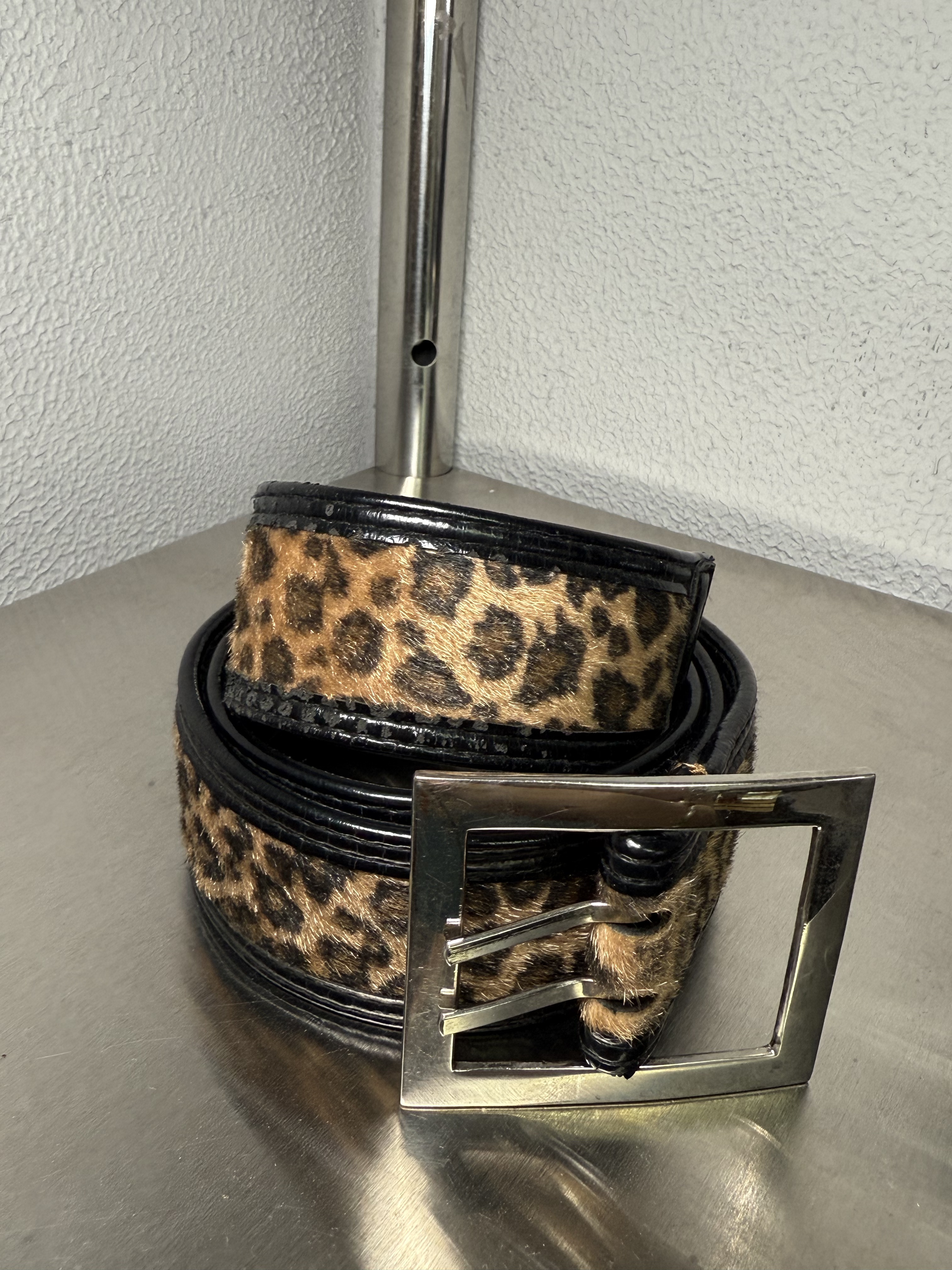 FLUFFY LEOPARD VINTAGE BELT