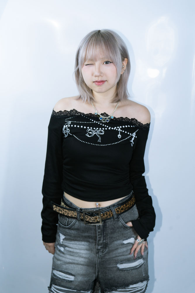 ribbon pearl chain off shoulder