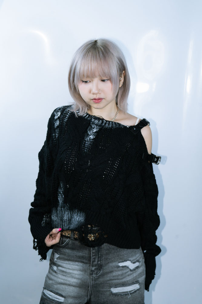 DAMAGE SHOUDLER IN BELT CARDIGIAN