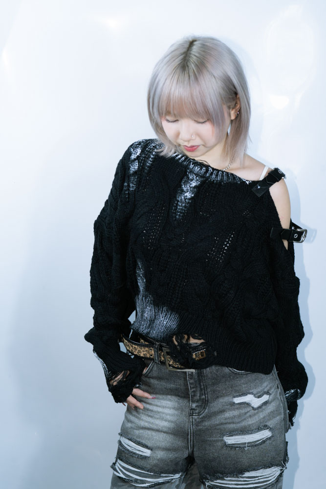 DAMAGE SHOUDLER IN BELT CARDIGIAN