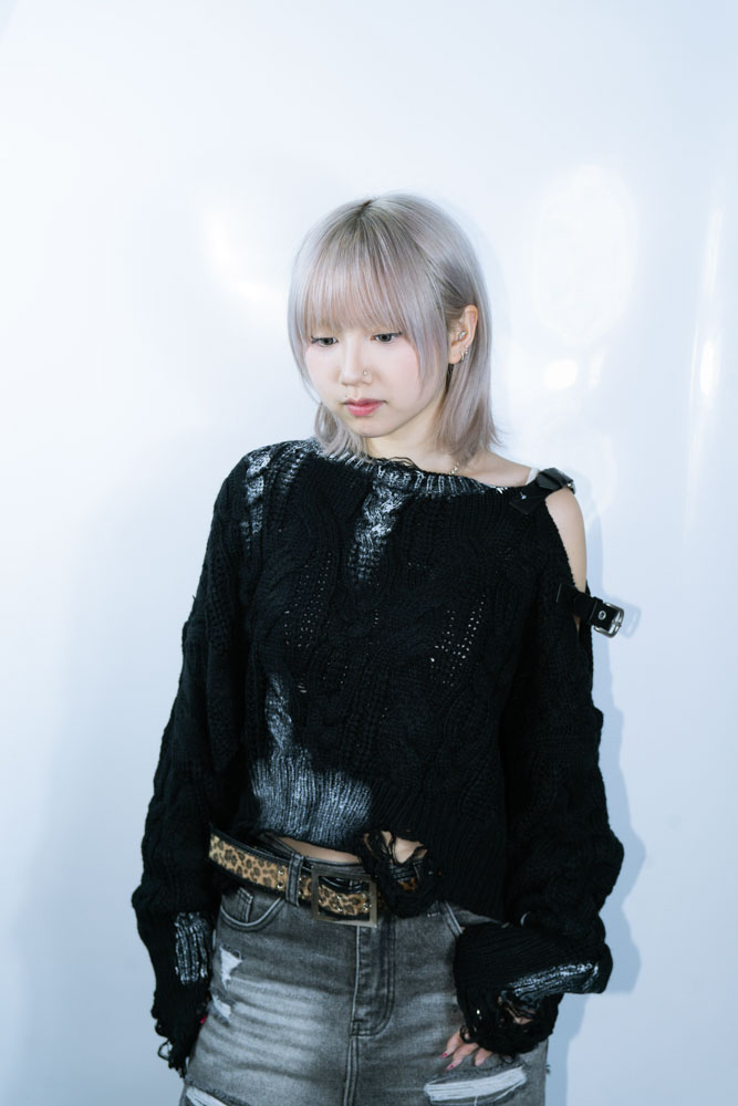 DAMAGE SHOUDLER IN BELT CARDIGIAN