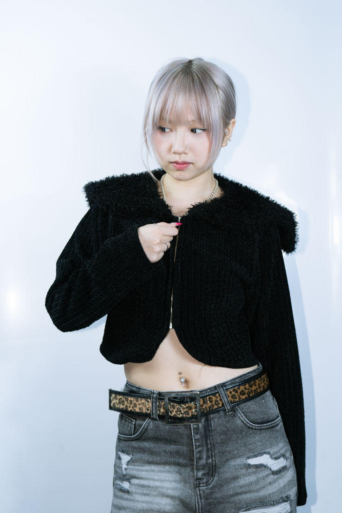 FLUFFY IN NECK CARDIGIAN