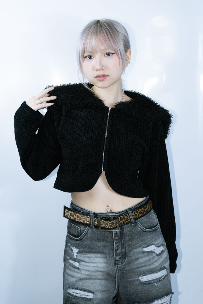 FLUFFY IN NECK CARDIGIAN