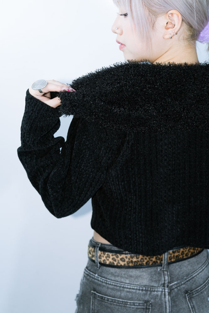 FLUFFY IN NECK CARDIGIAN