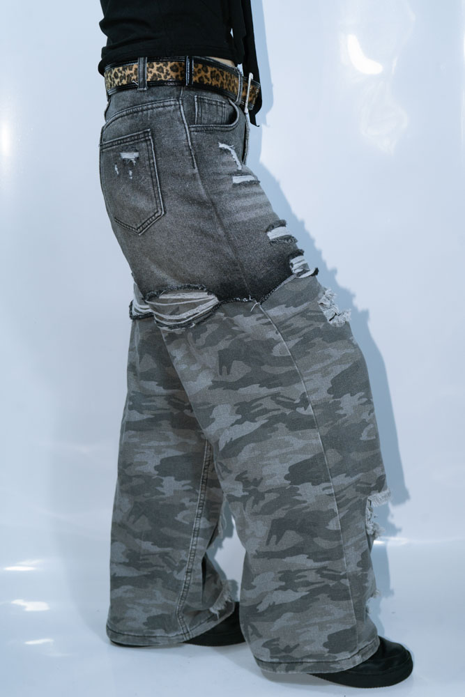 CAMO LAYER DAMAGE JEANS