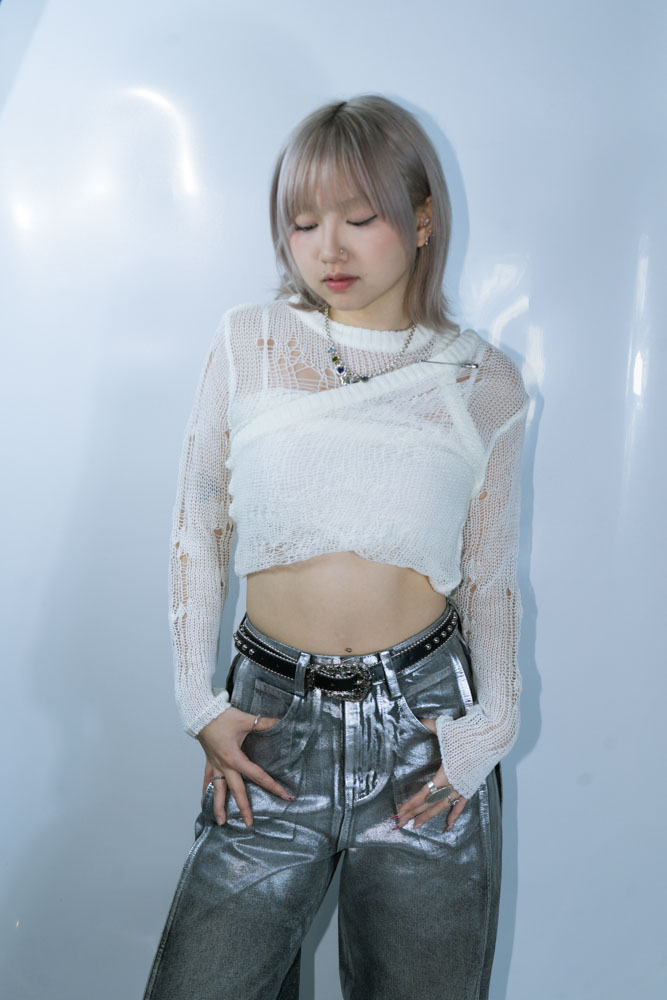 DEMAGE LAYER TOP WITH PIN