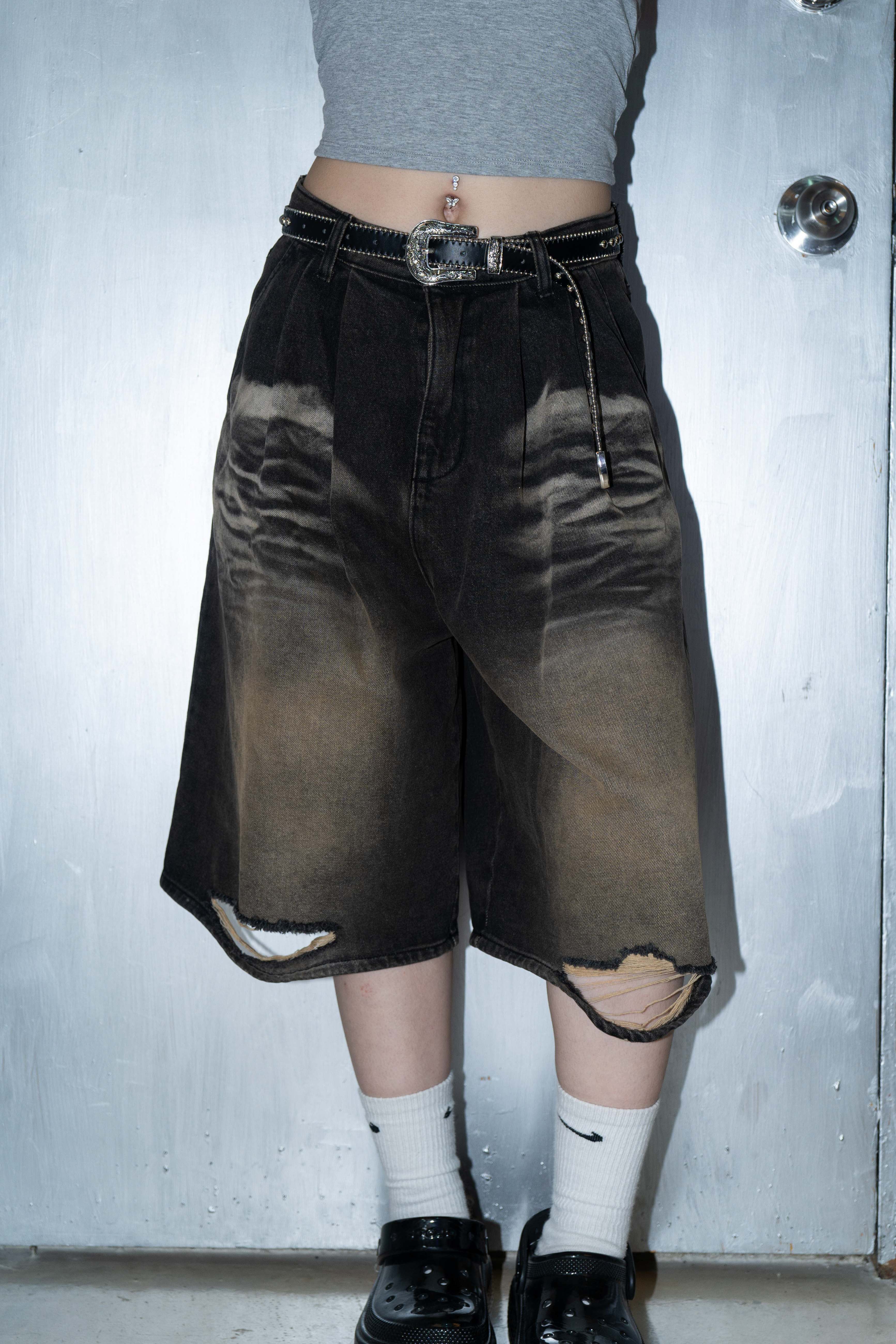 「 ✦Half in demage jeans ✦ 」