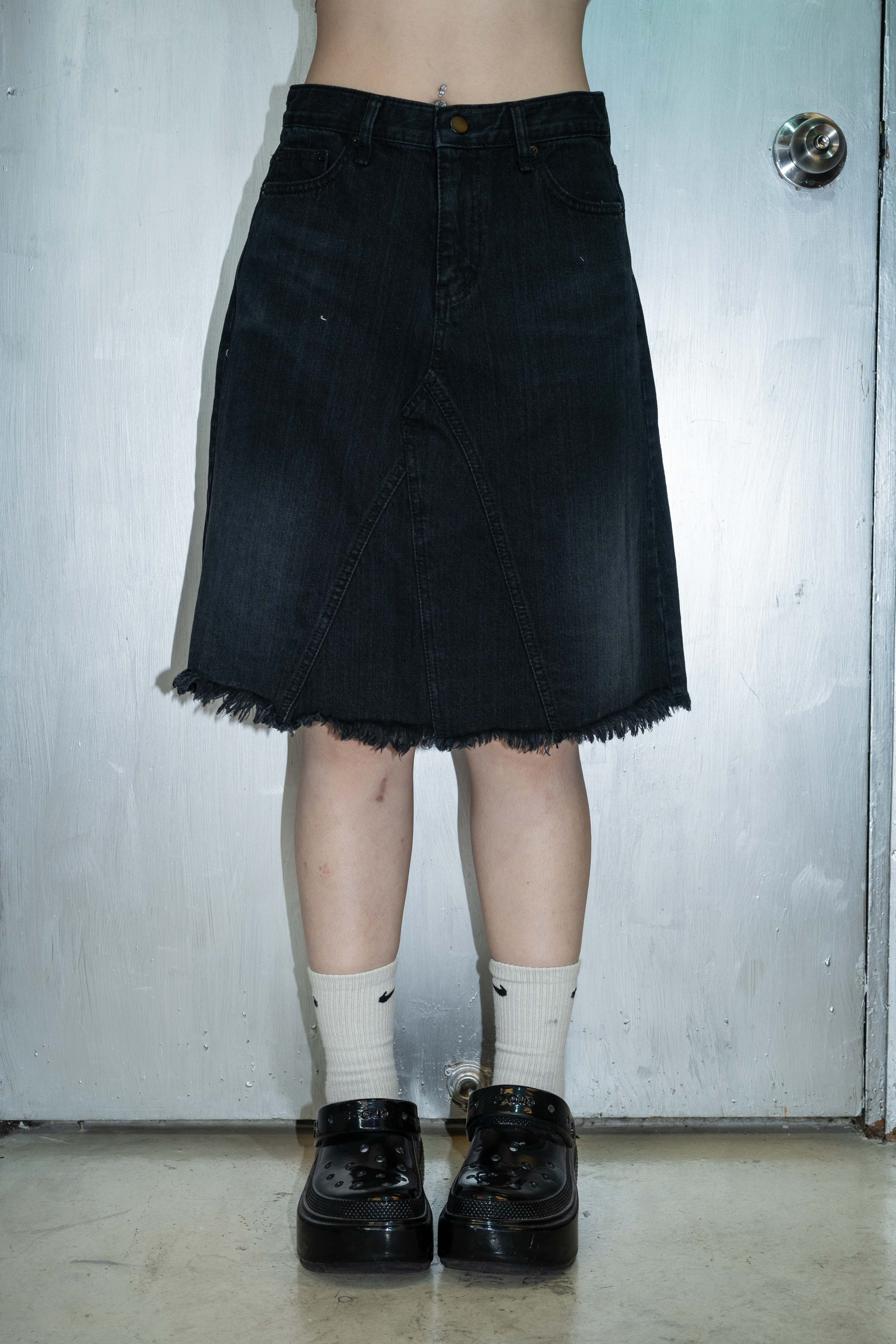 「 ✦HALF IN MIDDLE DENIM SKRIT✦ 」