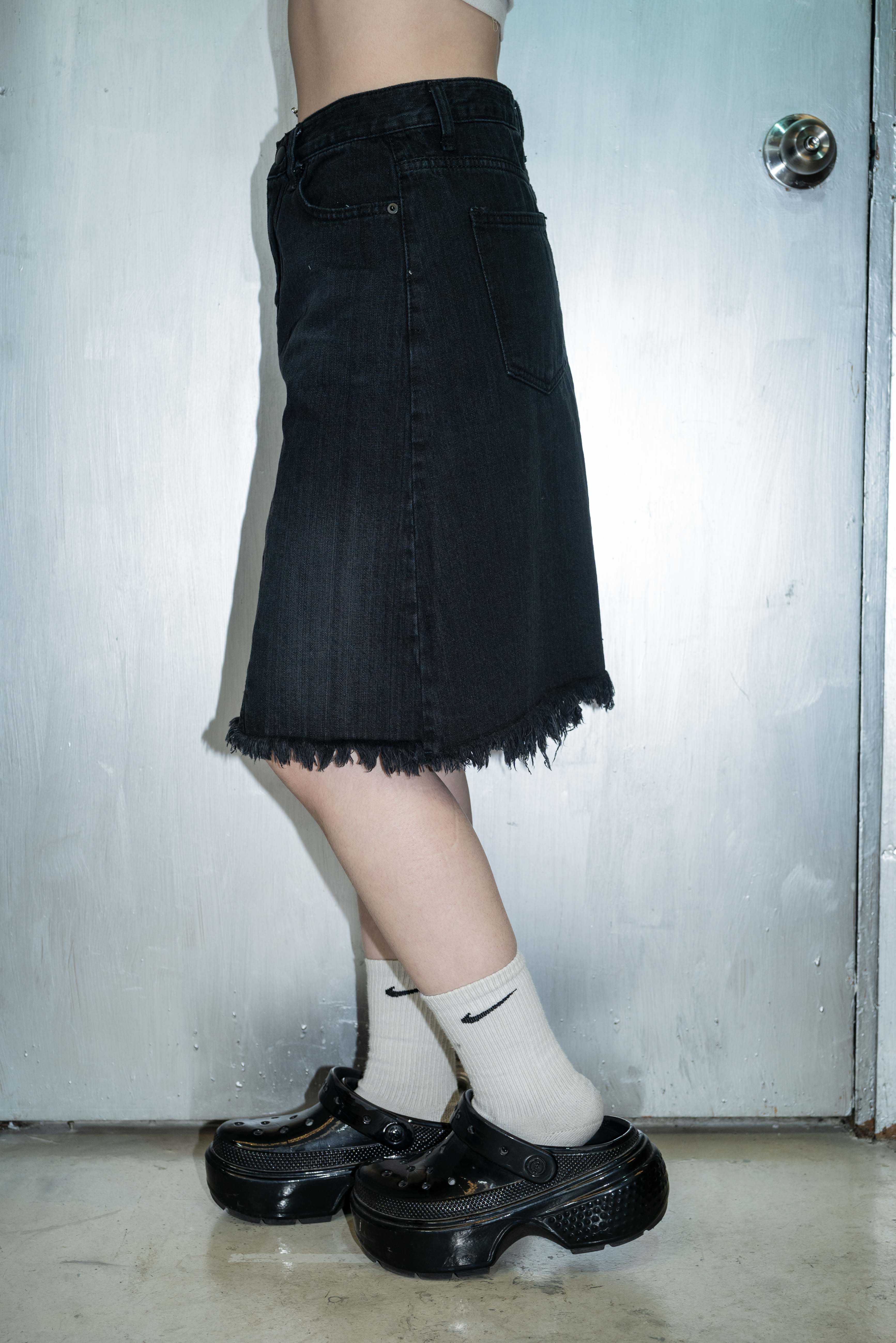 「 ✦HALF IN MIDDLE DENIM SKRIT✦ 」