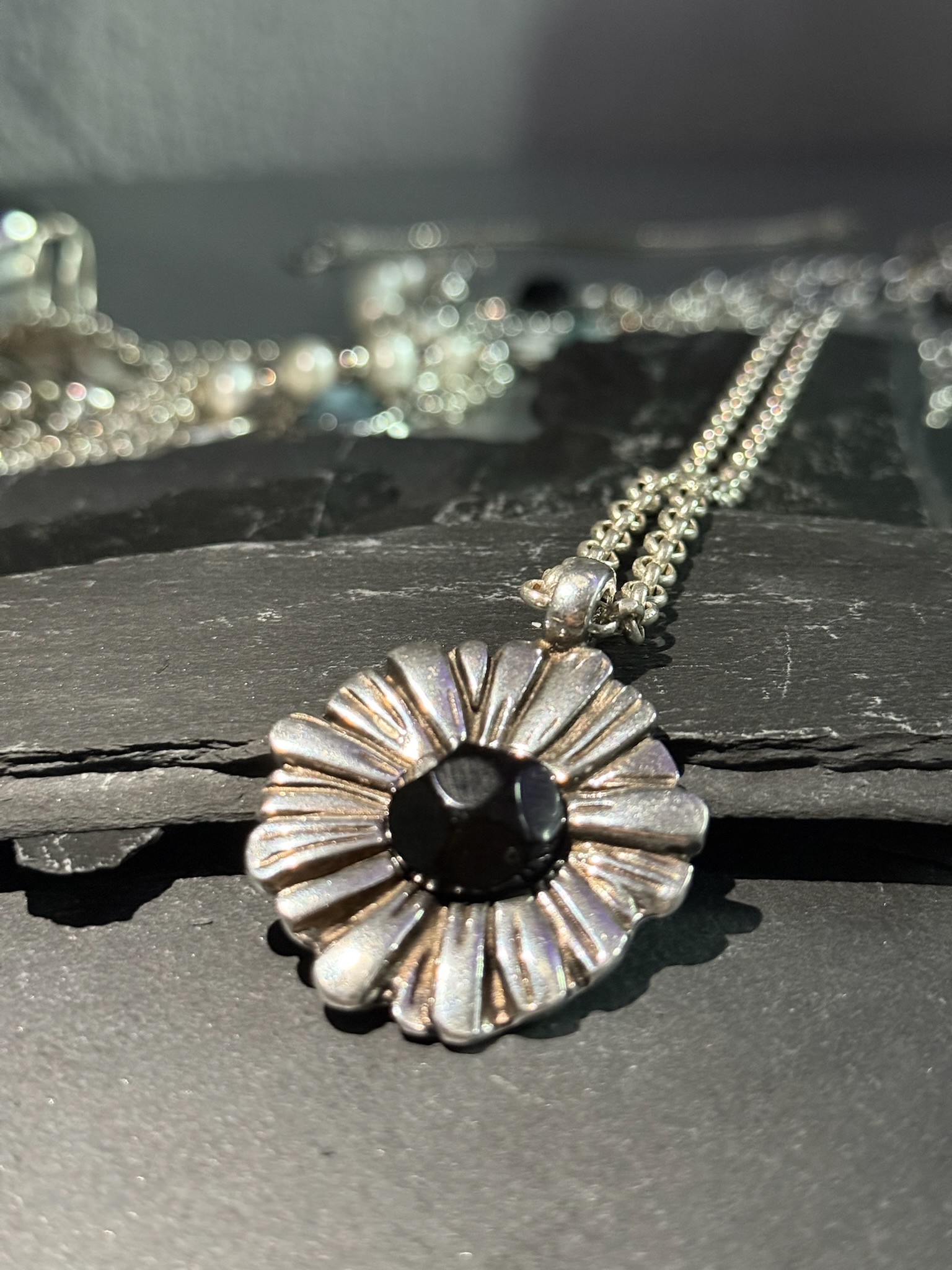 OTRO FLOWERS NECKLACE