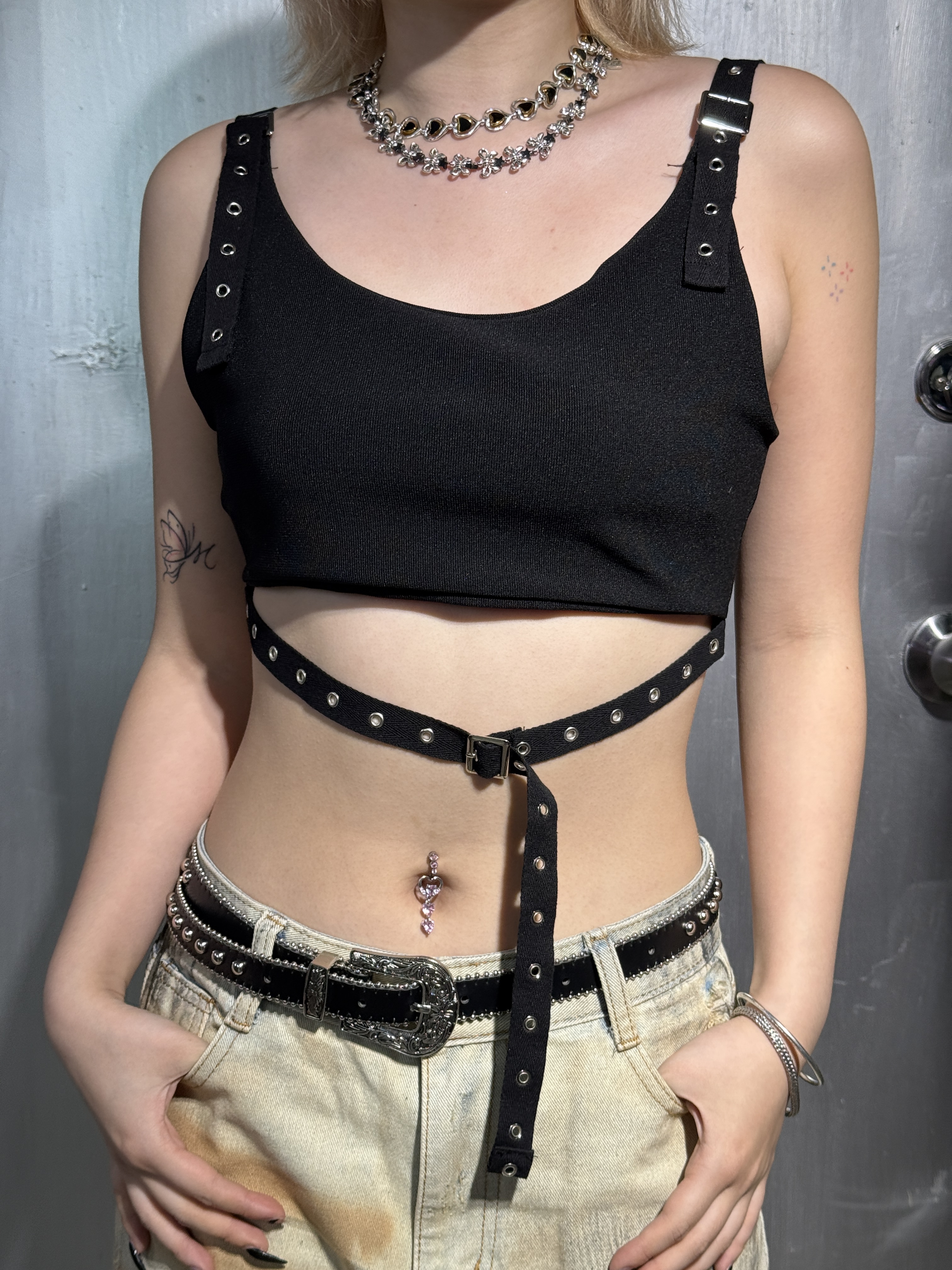 「 ✦LINE IN HOLE TOP✦ 」