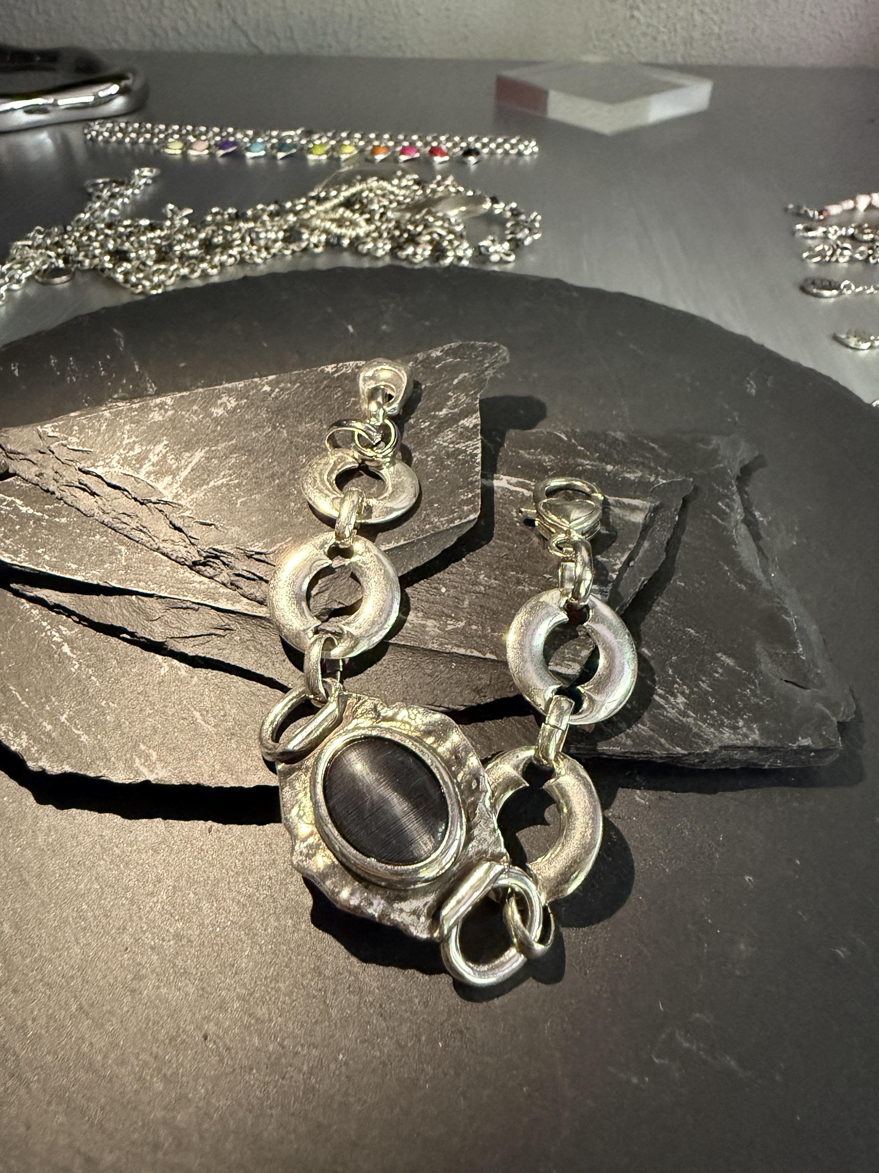 OTRO CHUNKY JEWELRY BRACELET