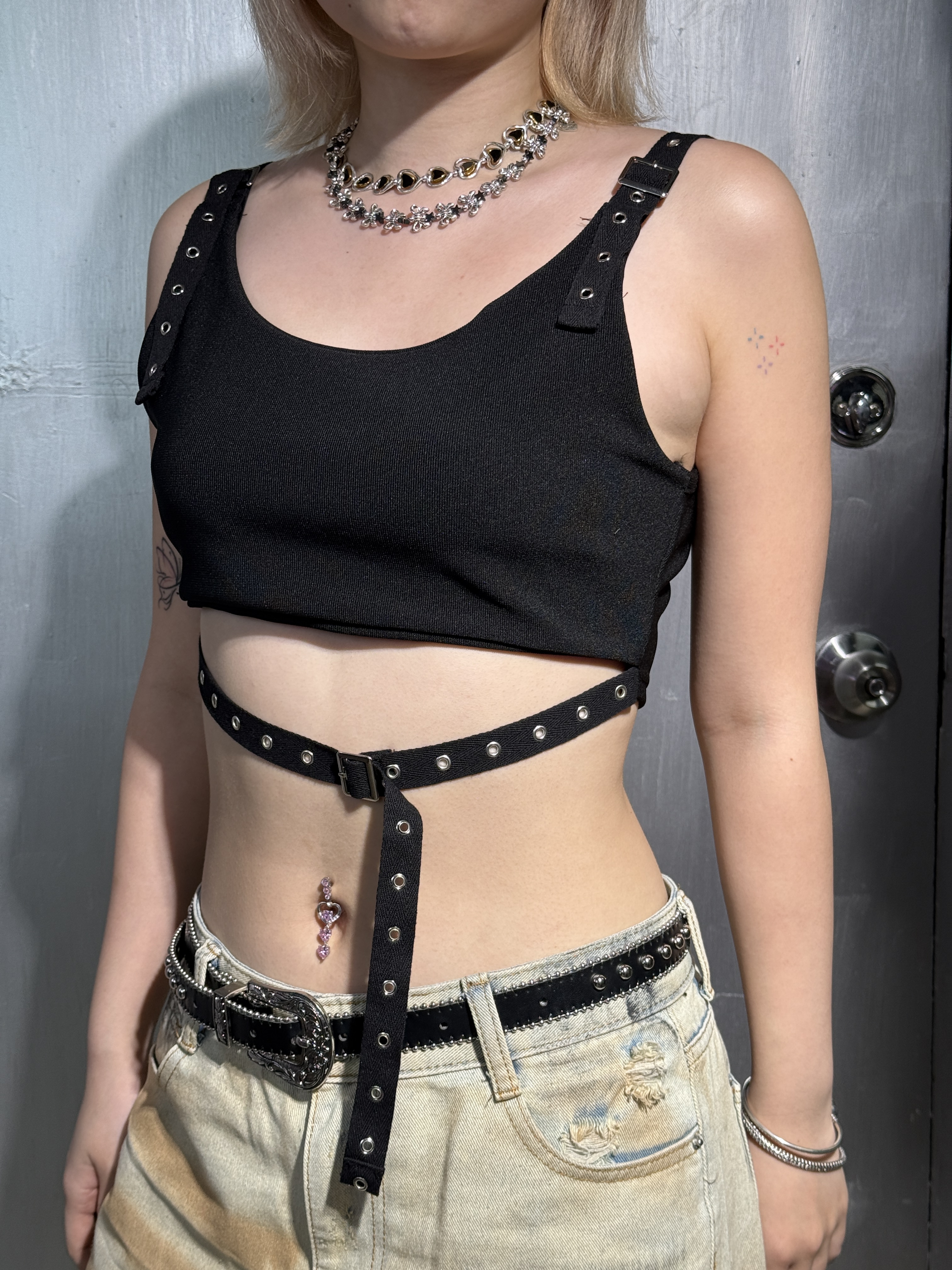 「 ✦LINE IN HOLE TOP✦ 」