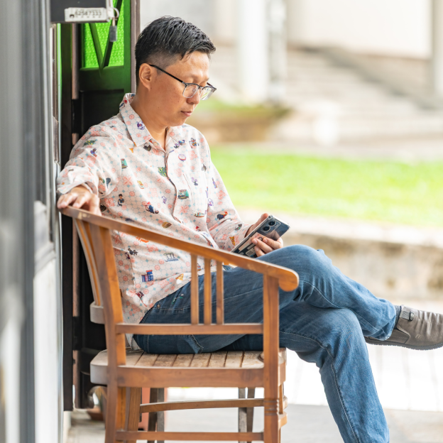 SG60 THREADS OF SINGAPORE COLLECTION - TEAL LONG SLEEVE MEN'S SHIRT