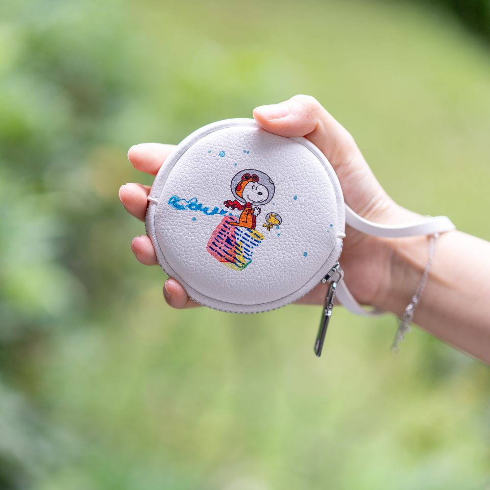 THE GALACTIC PLAYGROUND COLLECTION - SNOOPY & WOODSTOCK COIN POUCH CHARM (WHITE)