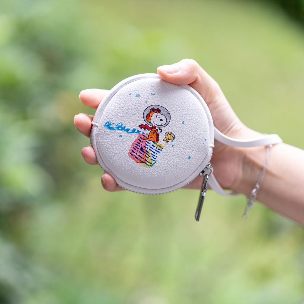 THE GALACTIC PLAYGROUND COLLECTION - SNOOPY & WOODSTOCK COIN POUCH CHARM (WHITE)