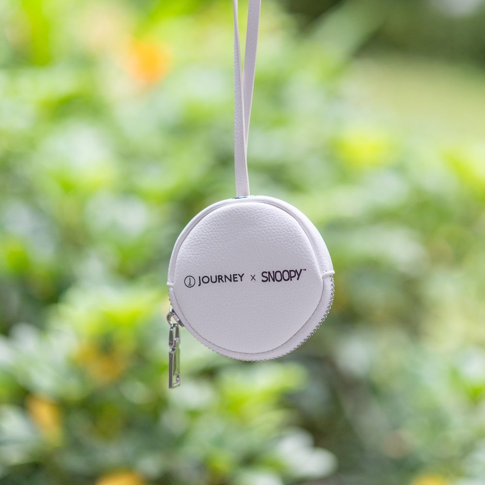 THE GALACTIC PLAYGROUND COLLECTION - SNOOPY & WOODSTOCK COIN POUCH CHARM (WHITE)