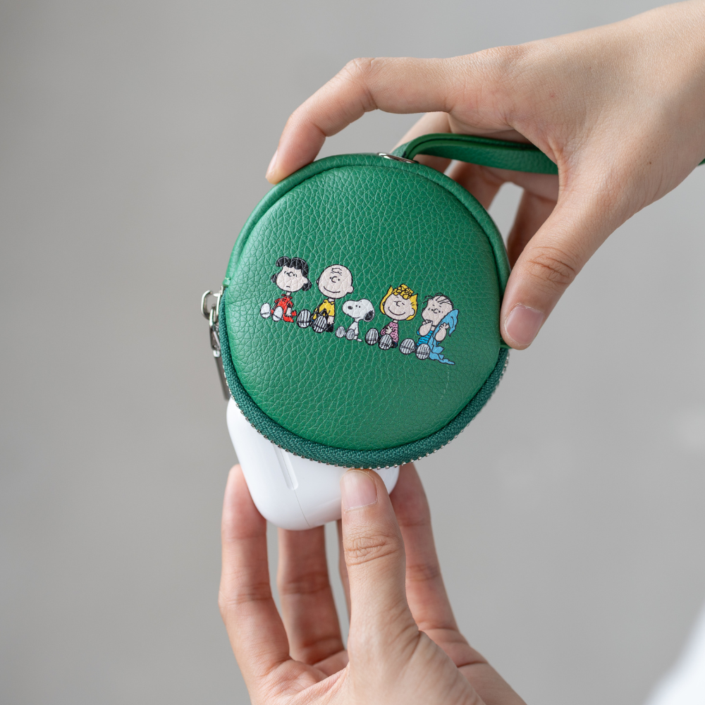 THE GALACTIC PLAYGROUND COLLECTION - SNOOPY & FRIENDS COIN POUCH CHARM (FOREST GREEN)