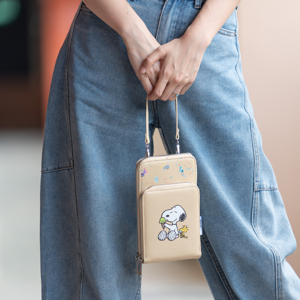 GALACTIC PLAYGROUND COLLECTION - SNOOPY & WOODSTOCK SLING WALLET (LIGHT TAN)