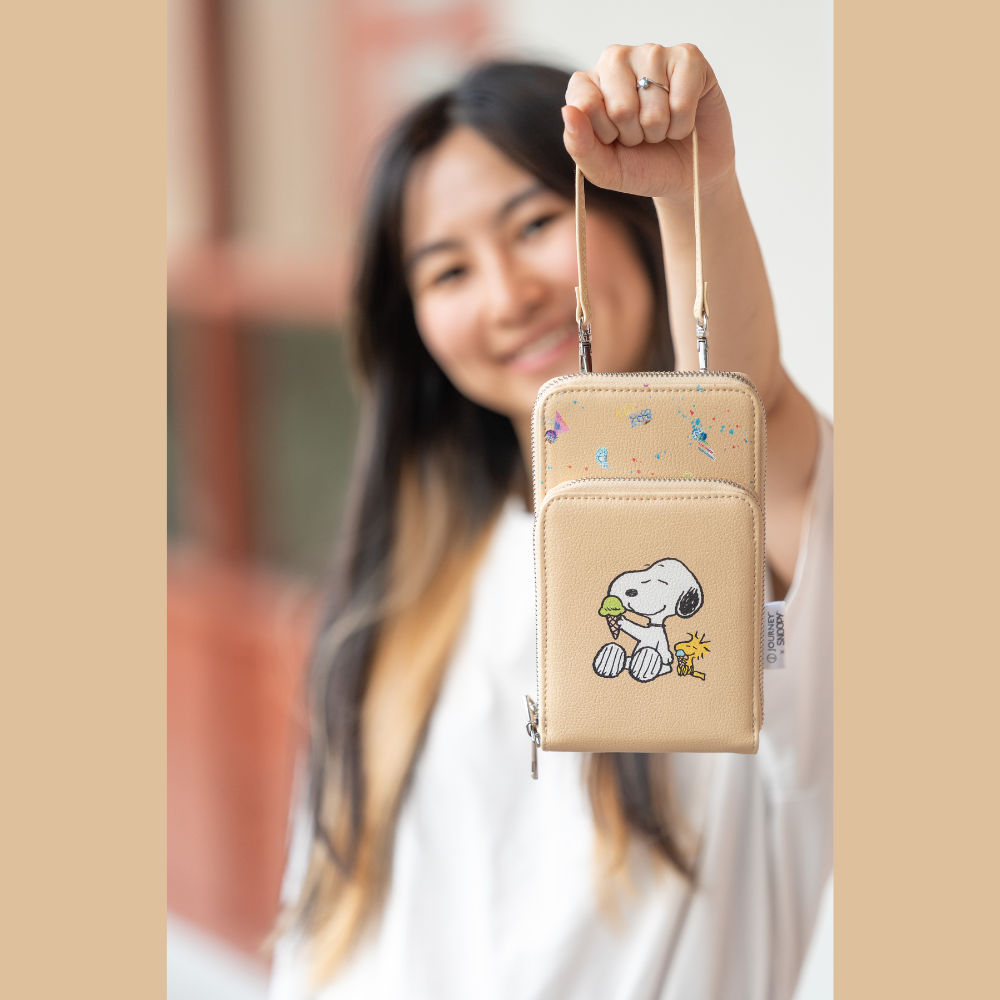 GALACTIC PLAYGROUND COLLECTION - SNOOPY & WOODSTOCK SLING WALLET (LIGHT TAN)