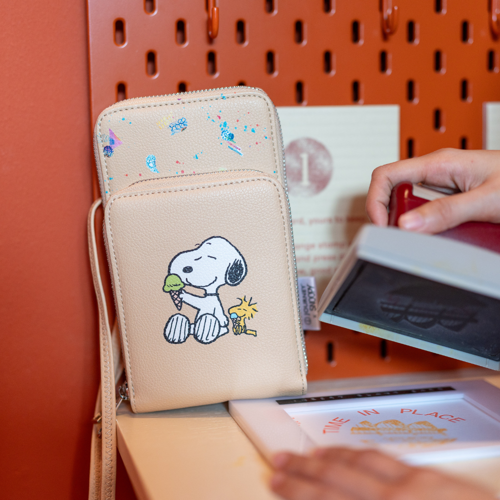 THE GALACTIC PLAYGROUND COLLECTION - SNOOPY & WOODSTOCK SLING WALLET (LIGHT TAN)