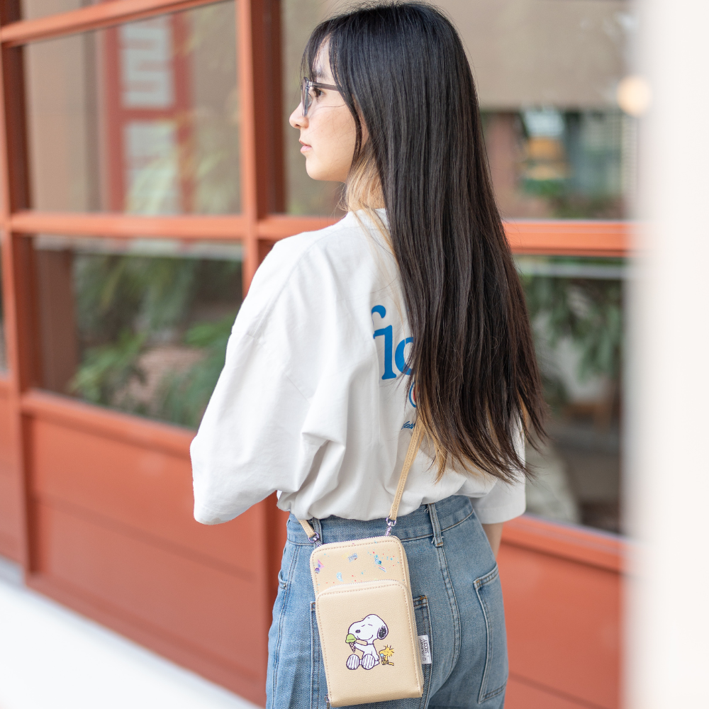 THE GALACTIC PLAYGROUND COLLECTION - SNOOPY & WOODSTOCK SLING WALLET (LIGHT TAN)