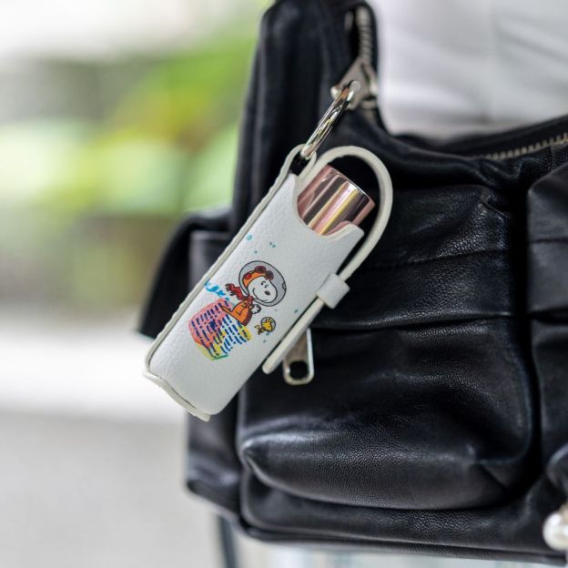 THE GALACTIC PLAYGROUND COLLECTION - SNOOPY & WOODSTOCK LIPSTICK HOLDER CHARM (WHITE)