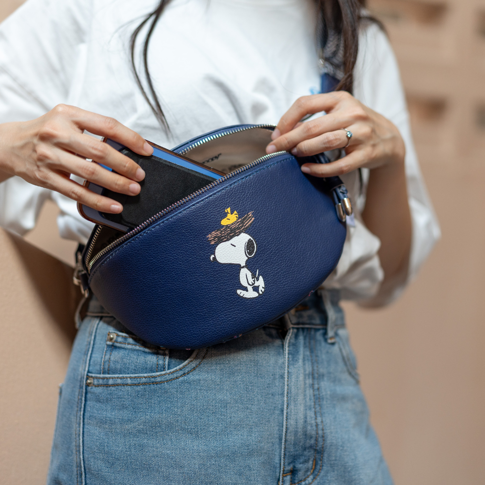 [Copy]THE GALACTIC COLLECTION - SNOOPY & WOODSTOCK CROSSBODY BAG (NAVY)