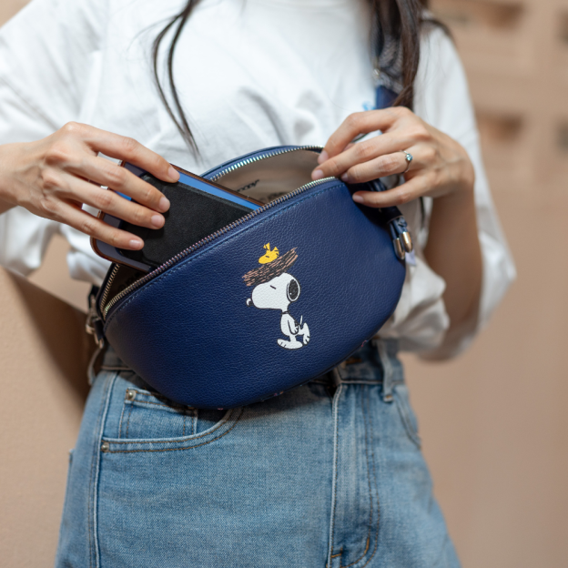 [Copy]THE GALACTIC COLLECTION - SNOOPY & WOODSTOCK CROSSBODY BAG (NAVY)