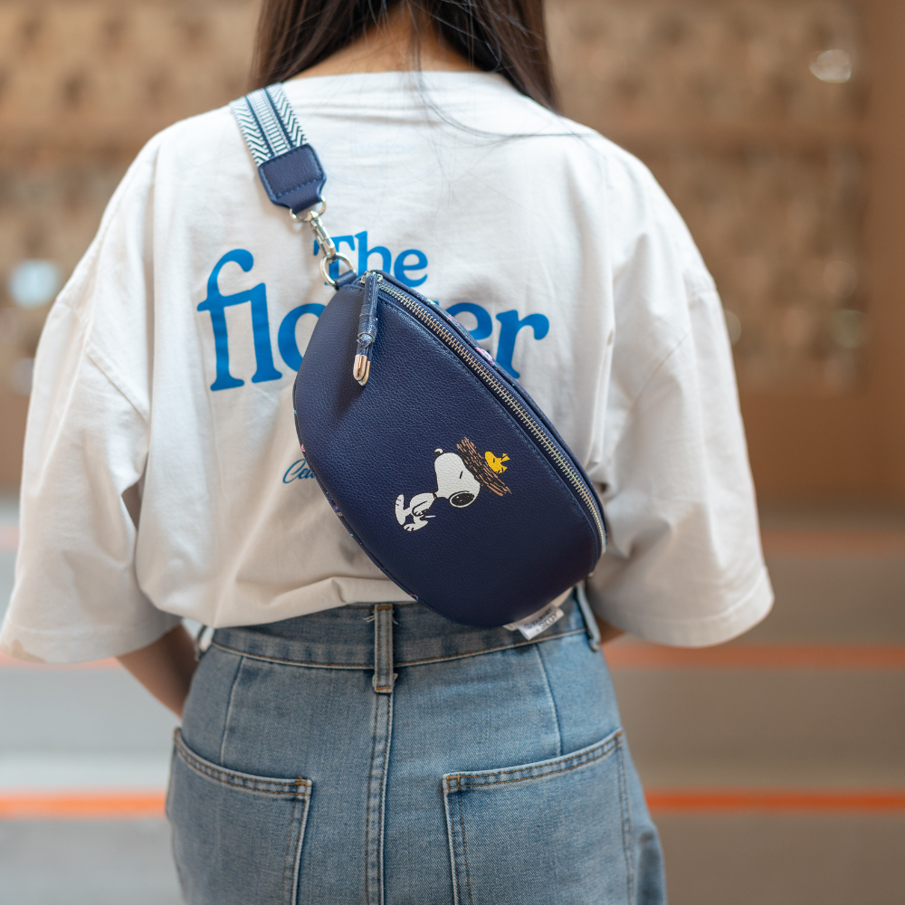 [Copy]THE GALACTIC COLLECTION - SNOOPY & WOODSTOCK CROSSBODY BAG (NAVY)