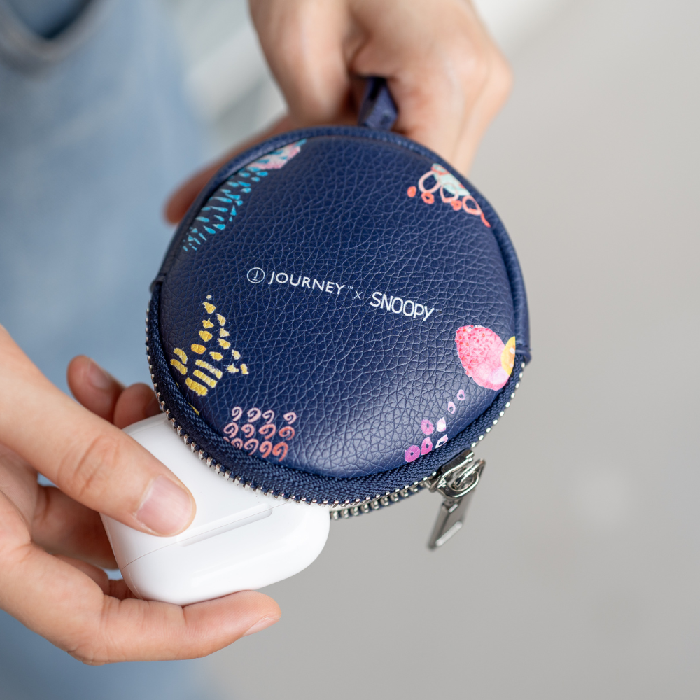 THE GALACTIC PLAYGROUND COLLECTION - SNOOPY & WOODSTOCK COIN POUCH CHARM (NAVY)