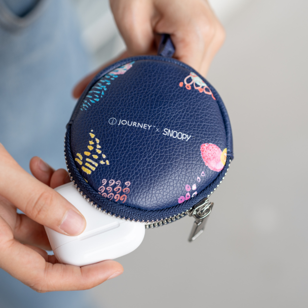 THE GALACTIC PLAYGROUND COLLECTION - SNOOPY & WOODSTOCK COIN POUCH CHARM (NAVY)