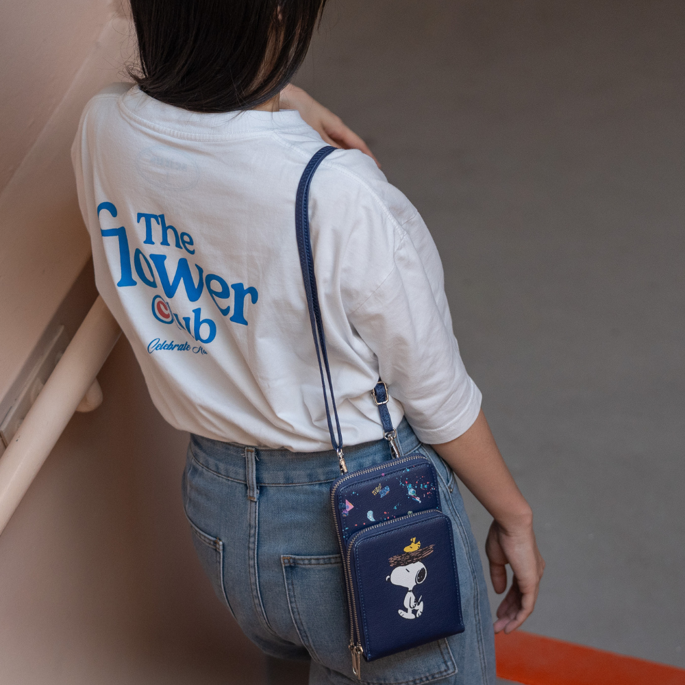 THE GALACTIC PLAYGROUND COLLECTION - SNOOPY & WOODSTOCK SLING WALLET (NAVY)