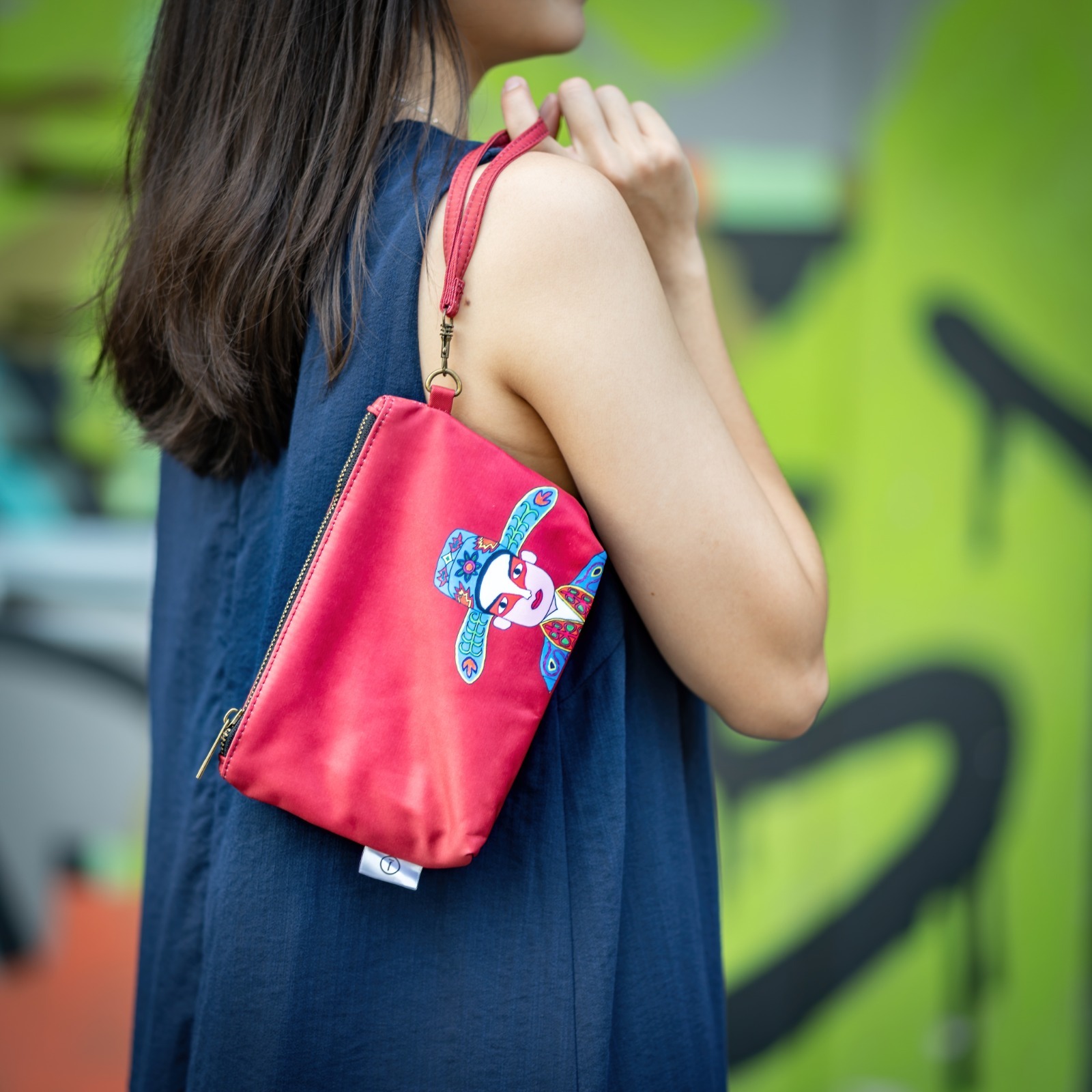 OPERA FACES WRISTLET