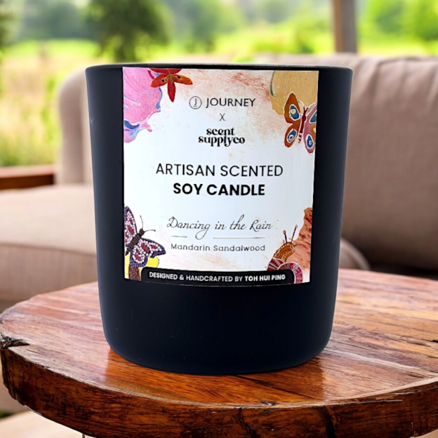 ARTISAN SCENTED SOY CANDLE - MADARIN SANDALWOOD