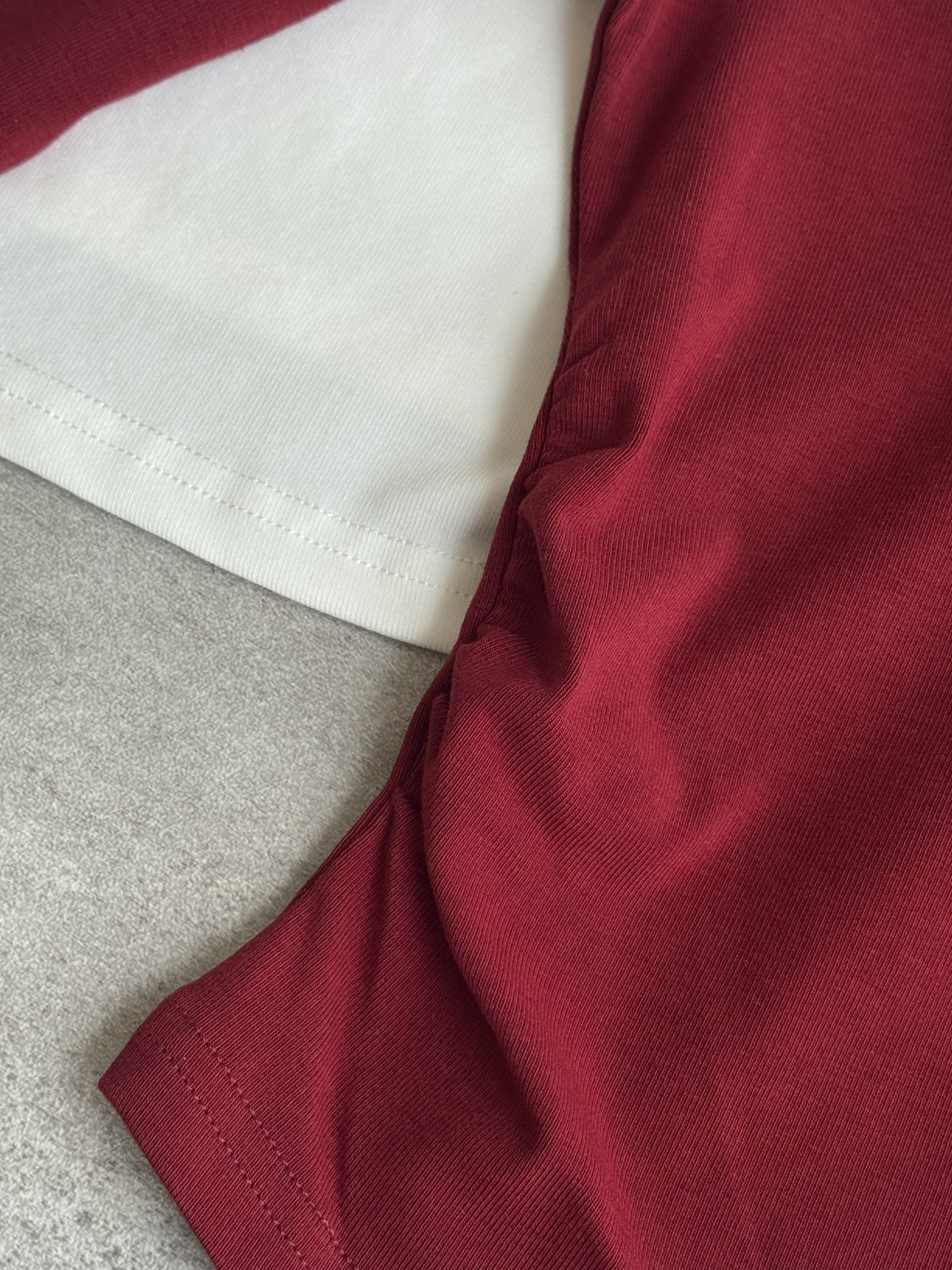 收腰褶皱一字领长袖Top