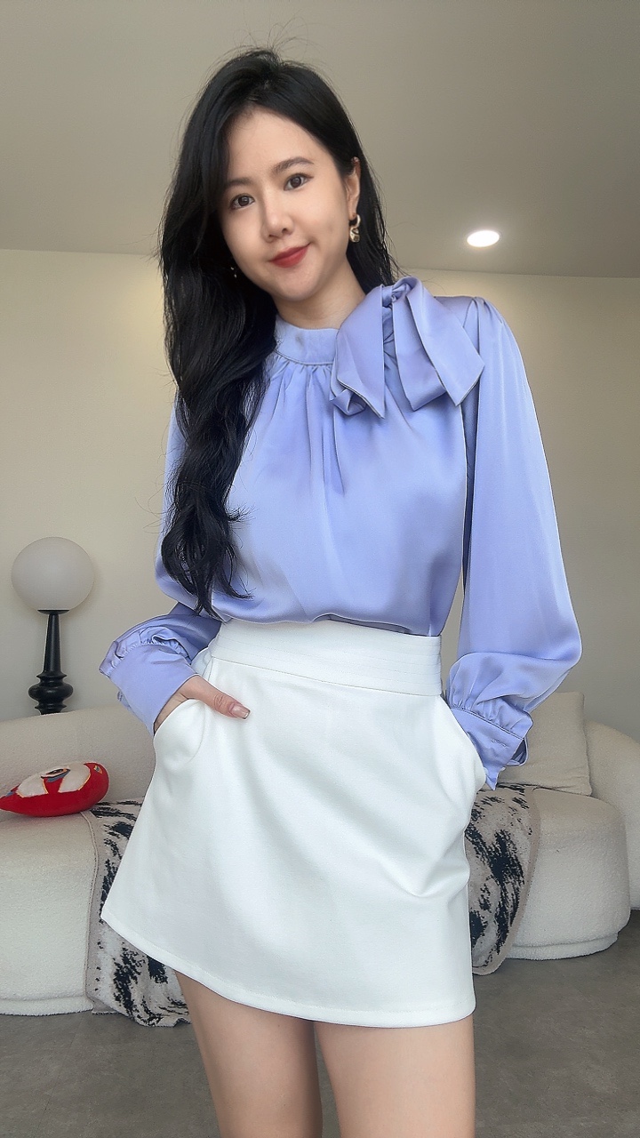 缎面长袖挂脖蝴蝶结